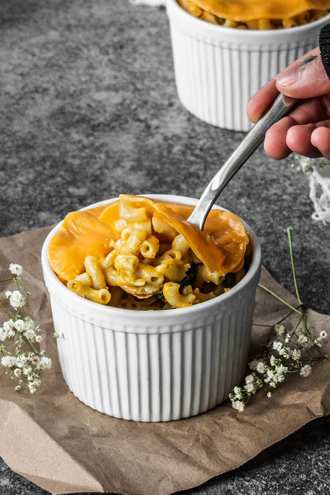 Baked Mac & Vegan Cheese with Spinach