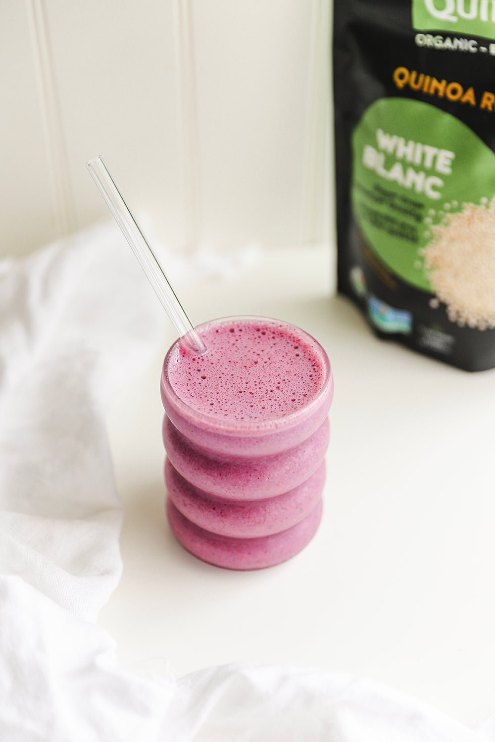 Quinoa berry smoothie