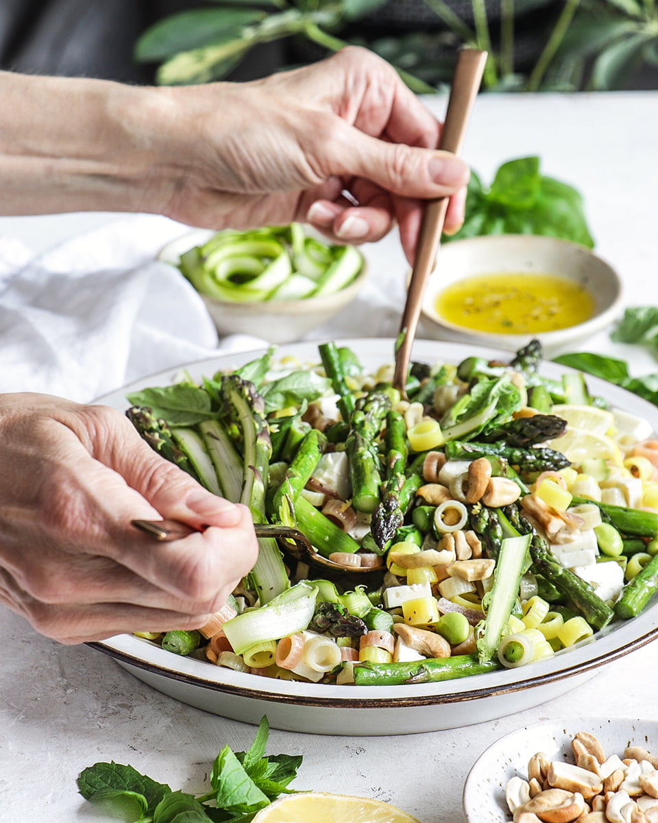 Anelli, edamame and grilled asparagus spring salad